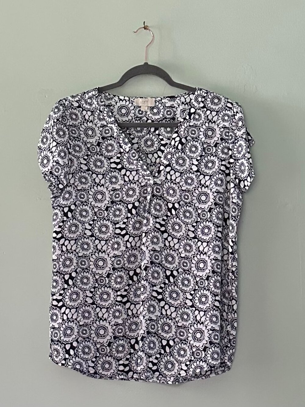 Loft Outlet Floral Print Black and White Blouse Women's Medium